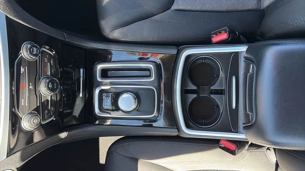 2023 Chrysler 300 Touring - Photo 16