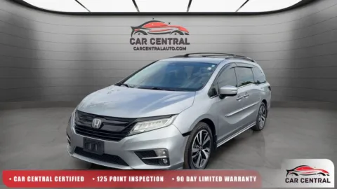 Silver 2018 Honda Odyssey Elite for sale in Milford, CT