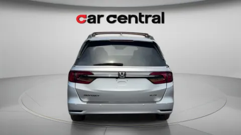 More photos of 2018 Honda Odyssey Elite at Car Central Milford, CT