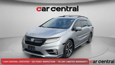 Silver 2018 Honda Odyssey Elite for sale in Milford, CT
