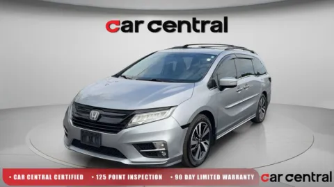 Silver 2018 Honda Odyssey Elite for sale in Milford, CT