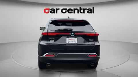 More photos of 2022 Toyota Venza Limited at Car Central Milford, CT