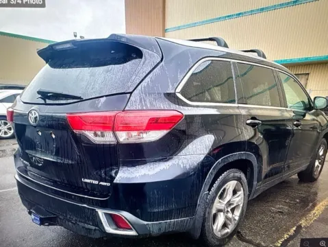 Another view of 2018 Toyota Highlander Limited Platinum for sale in Milford, CT at Car Central Milford