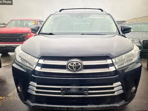 More photos of 2018 Toyota Highlander Limited Platinum at Car Central Milford, CT