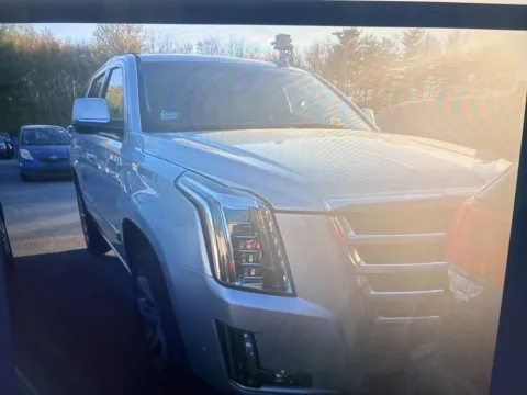 More photos of 2019 Cadillac Escalade Premium Luxury at Car Central Milford, CT