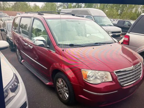 More photos of 2010 Chrysler Town & Country Limited at Car Central Milford, CT