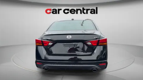 More photos of 2022 Nissan Altima 2.5 SR at Car Central Milford, CT