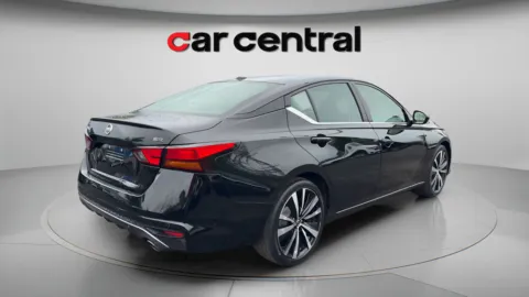 More photos of 2022 Nissan Altima 2.5 SR at Car Central Milford, CT