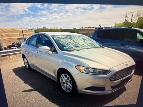 More photos of 2014 Ford Fusion SE at Car Central Milford, CT