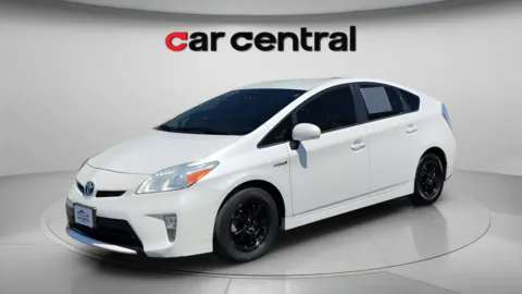 White 2013 Toyota Prius Three for sale in Milford, CT
