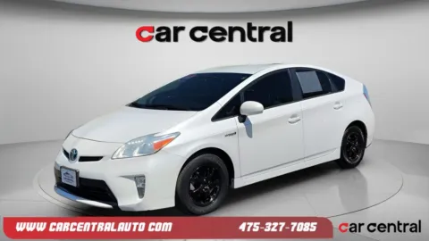 White 2013 Toyota Prius Three for sale in Milford, CT