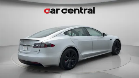 More photos of 2018 Tesla Model S P100D at Car Central Milford, CT