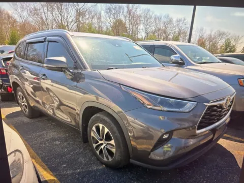 More photos of 2021 Toyota Highlander XLE at Car Central Milford, CT
