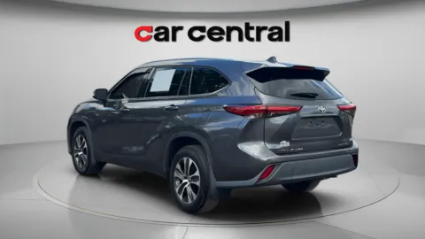 Another view of 2021 Toyota Highlander XLE for sale in Milford, CT at Car Central Milford