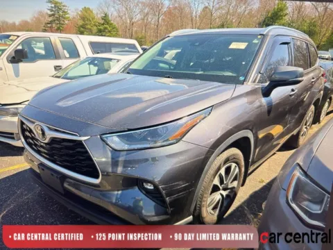 Gray 2021 Toyota Highlander XLE for sale in Milford, CT