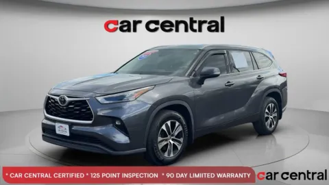 Gray 2021 Toyota Highlander XLE for sale in Milford, CT