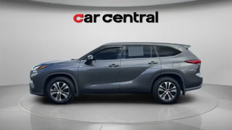 Photos of 2021 Toyota Highlander XLE for sale in Milford, CT at Car Central Milford