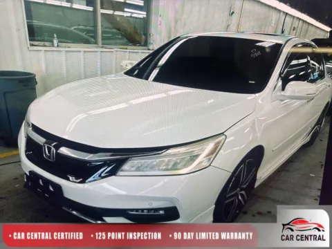 White 2017 Honda Accord Touring for sale in Milford, CT