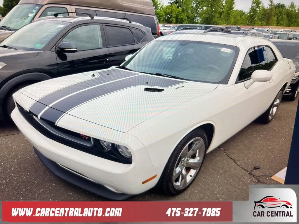 2013 Dodge Challenger R/T's photo