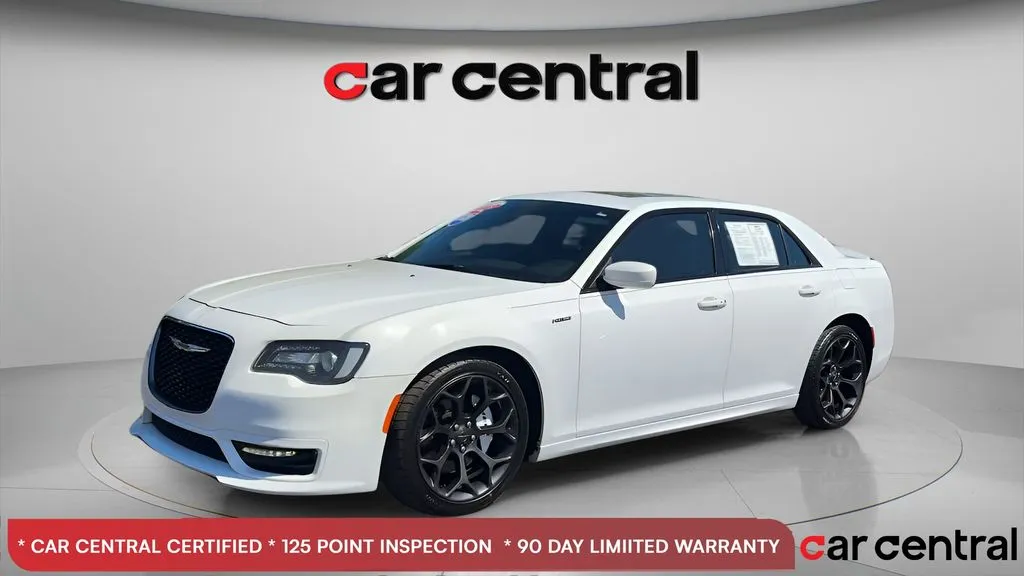 2020 Chrysler 300 S's photo