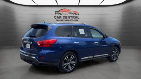 More photos of 2017 Nissan Pathfinder Platinum at Car Central Milford, CT