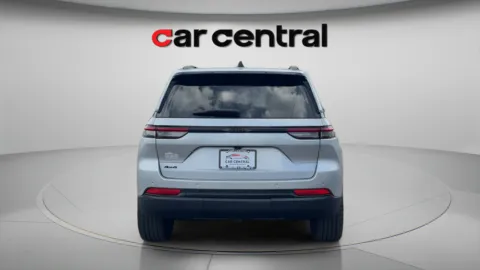 More photos of 2023 Jeep Grand Cherokee Altitude X at Car Central Milford, CT