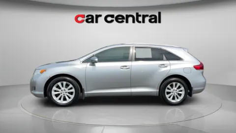 Another view of 2015 Toyota Venza LE for sale in Milford, CT at Car Central Milford
