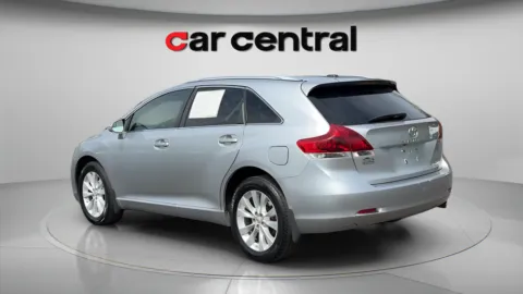 More photos of 2015 Toyota Venza LE at Car Central Milford, CT