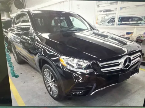 More photos of 2018 Mercedes-Benz GLC 300 at Car Central Milford, CT