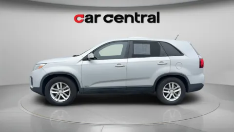 Photos of 2015 Kia Sorento LX for sale in Milford, CT at Car Central Milford