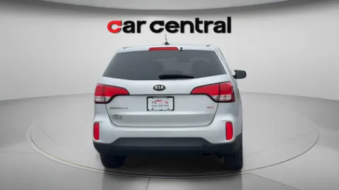More photos of 2015 Kia Sorento LX at Car Central Milford, CT