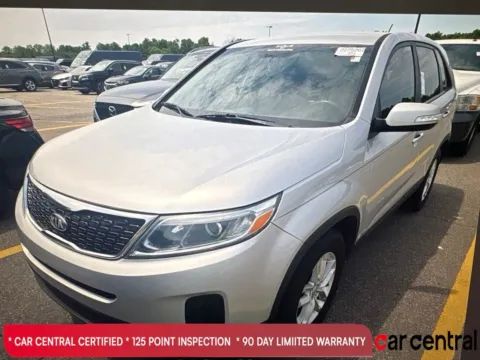 Silver 2015 Kia Sorento LX for sale in Milford, CT