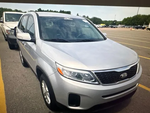 More photos of 2015 Kia Sorento LX at Car Central Milford, CT
