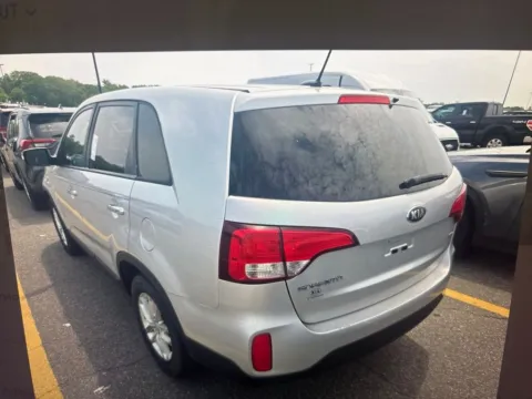 Photos of 2015 Kia Sorento LX for sale in Milford, CT at Car Central Milford