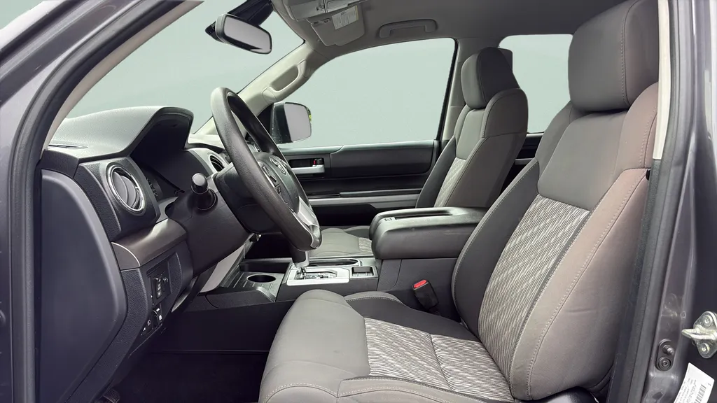 2018 Toyota Tundra SR5 - Photo 10