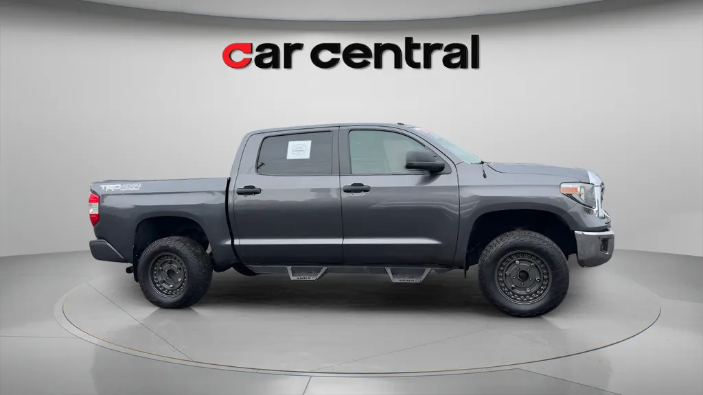 2018 Toyota Tundra SR5 - Photo 6