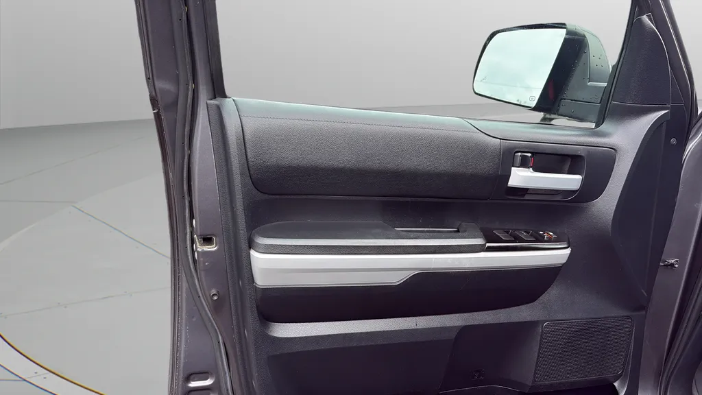 2018 Toyota Tundra SR5 - Photo 25