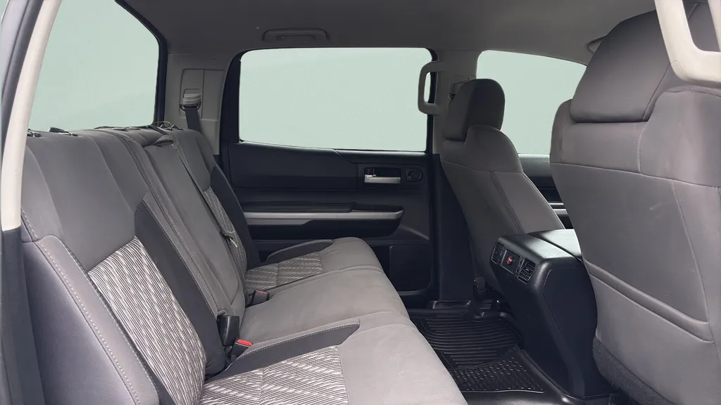 2018 Toyota Tundra SR5 - Photo 18
