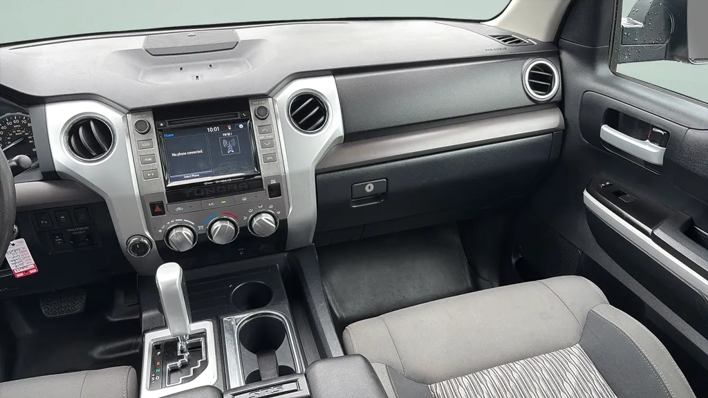 2018 Toyota Tundra SR5 - Photo 14