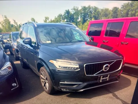 More photos of 2017 Volvo XC90 T6 Momentum at Car Central Milford, CT