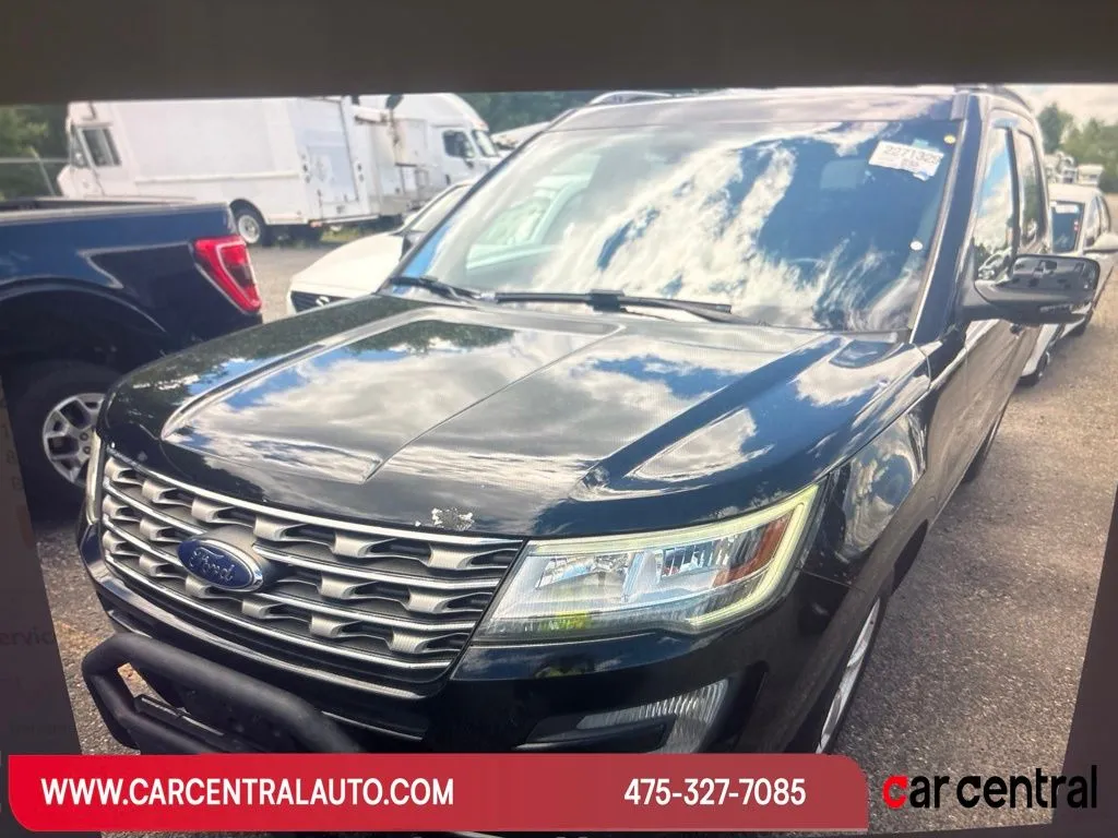 2017 Ford Explorer XLT 4WD's photo