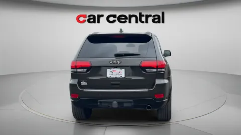 More photos of 2016 Jeep Grand Cherokee Limited at Car Central Milford, CT