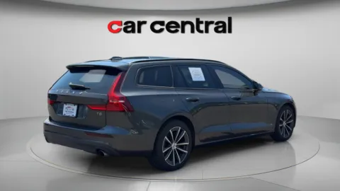 More photos of 2021 Volvo V60 T5 at Car Central Milford, CT