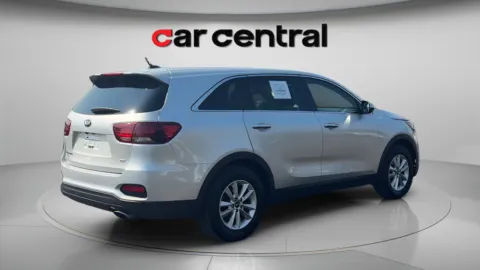 More photos of 2020 Kia Sorento LX at Car Central Milford, CT