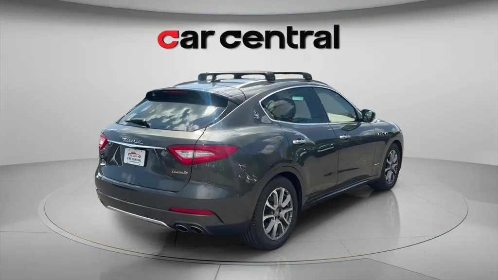 More photos of 2018 Maserati Levante GranLusso at Car Central Milford, CT