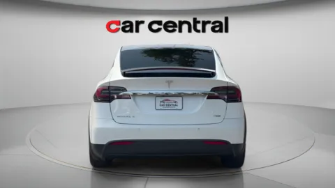 More photos of 2017 Tesla Model X 75D at Car Central Milford, CT