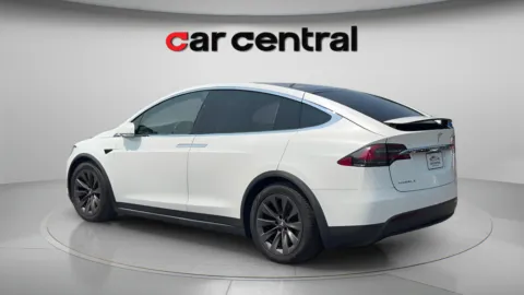More photos of 2017 Tesla Model X 75D at Car Central Milford, CT