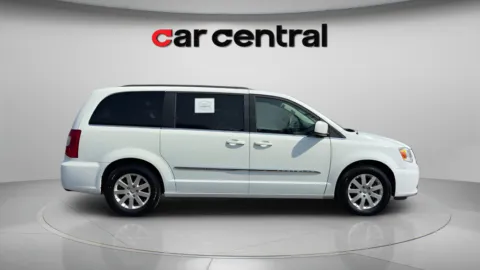 More photos of 2016 Chrysler Town & Country Touring at Car Central Milford, CT