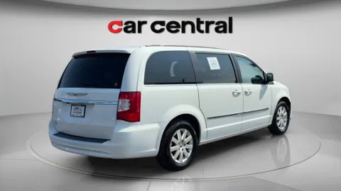 More photos of 2016 Chrysler Town & Country Touring at Car Central Milford, CT