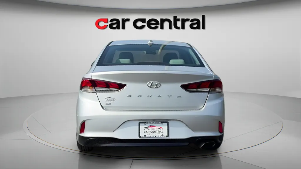 More photos of 2018 Hyundai Sonata SE at Car Central Milford, CT